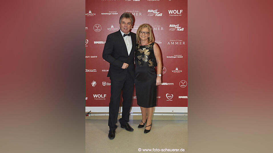 Die Metzgerzunft hat am Samstagabend in die Joseph-von-Fraunhofer-Halle eingeladen. Die Metzgerzunft hat am Samstagabend in die Joseph-von-Fraunhofer-Halle eingeladen.