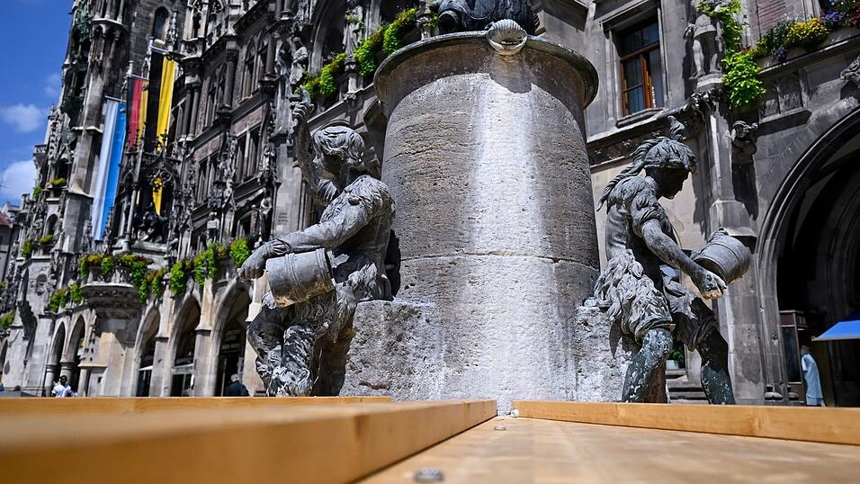 Der Fischbrunnen ist derzeit trocken (Archiv). Der Fischbrunnen ist derzeit trocken (Archiv).