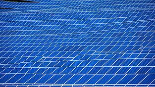 Der Ember-Analyse zufolge kommt in der EU immer mehr Strom aus erneuerbaren Energien.