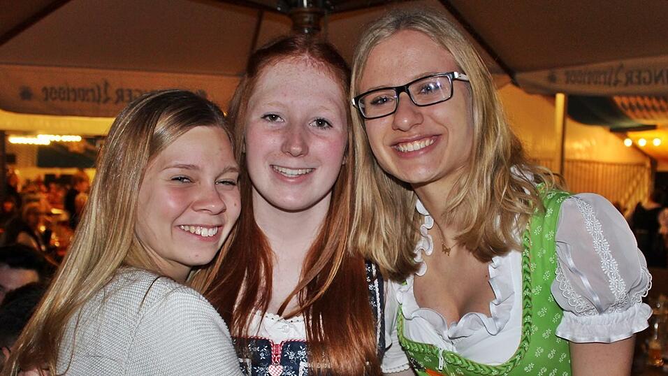 Auch am Freitag war super Stimmung am Ergoldinger Volksfest. Auch am Freitag war super Stimmung am Ergoldinger Volksfest.