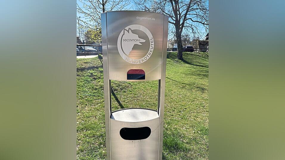 Überall im Stadtgebiet stehen Spender und Abfalleimer für Hundekottüten bereit. Überall im Stadtgebiet stehen Spender und Abfalleimer für Hundekottüten bereit.