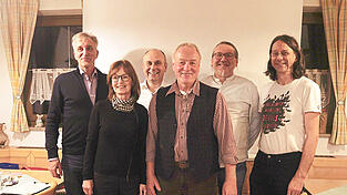 Unterstützt von der Aktionsgruppe Klimaentscheid Deggendorf treibt Hans Hammerl aus Eidsberg die Bürgerenergie im Landkreis Deggendorf voran. Unterstützt von der Aktionsgruppe Klimaentscheid Deggendorf treibt Hans Hammerl aus Eidsberg die Bürgerenergie im Landkreis Deggendorf voran.