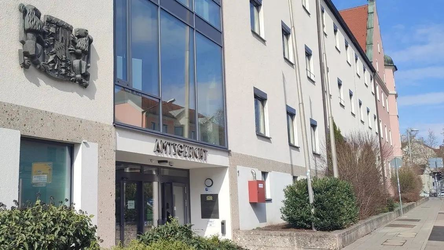 Ein 27-Jähriger steht vor dem Amtsgericht Straubing.