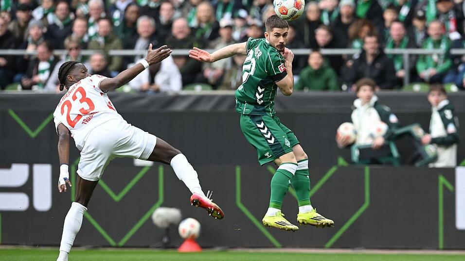 Ließ vor der Pause eine Bremer Doppelchance liegen: Romano Schmid (r) Ließ vor der Pause eine Bremer Doppelchance liegen: Romano Schmid (r)
