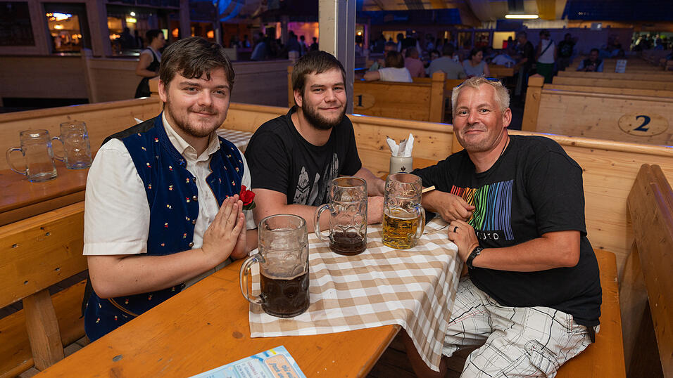 Die Partybilder vom Montag, 21. August 2023, aus dem Festzelt Reisinger. Die Partybilder vom Montag, 21. August 2023, aus dem Festzelt Reisinger.