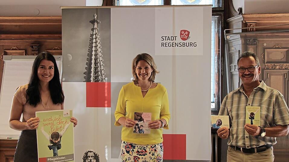 'Mithilfe von Pflegeeltern wollen wir einen sicheren Alltag für Pflegekinder herstellen', sagt Bürgermeisterin Dr. Astrid Freudenstein. 'Mithilfe von Pflegeeltern wollen wir einen sicheren Alltag für Pflegekinder herstellen', sagt Bürgermeisterin Dr. Astrid Freudenstein.