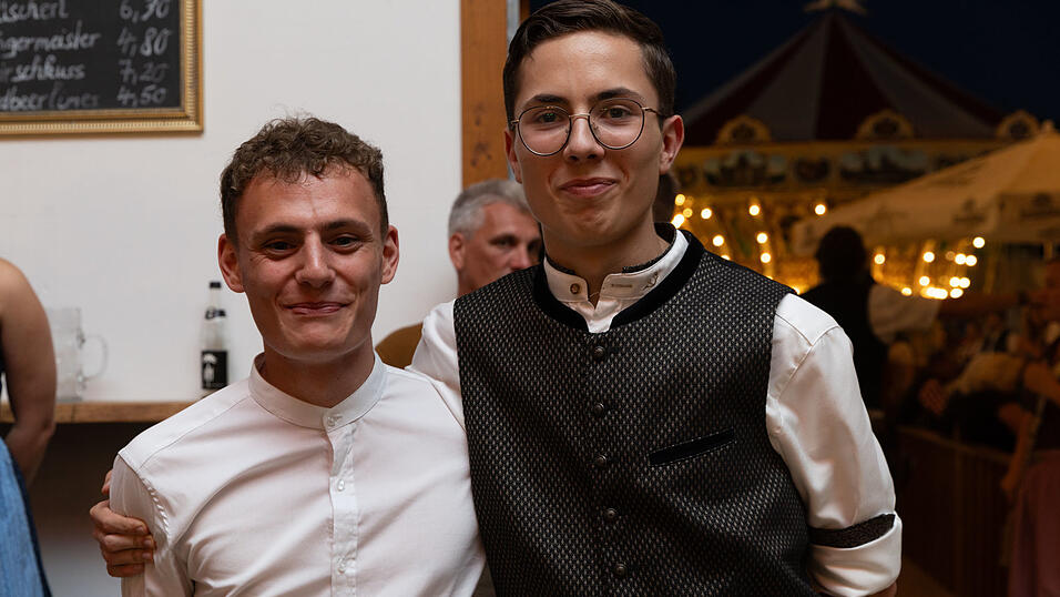 Die Partybilder vom Dienstag, 11. August, aus dem Festzelt Greindl. Die Partybilder vom Dienstag, 11. August, aus dem Festzelt Greindl.
