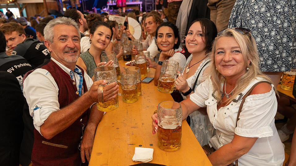 Die Partybilder vom Samstag, 19. August 2023, aus dem Festzelt Nothaft. Die Partybilder vom Samstag, 19. August 2023, aus dem Festzelt Nothaft.