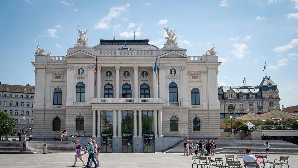 Das Opernhaus Zürich liegt in einer Kritikerumfrage vorn. (Archivbild)