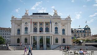 Das Opernhaus Zürich liegt in einer Kritikerumfrage vorn. (Archivbild)