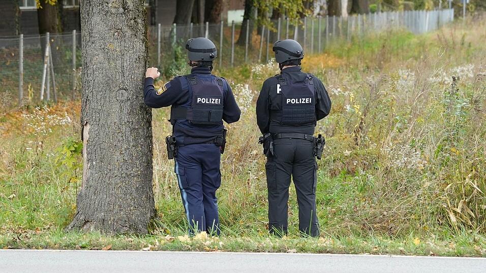 Warum genau es zu dem Schuss auf einen Bundeswehr-Soldaten kam, ist weiter unklar. Warum genau es zu dem Schuss auf einen Bundeswehr-Soldaten kam, ist weiter unklar.