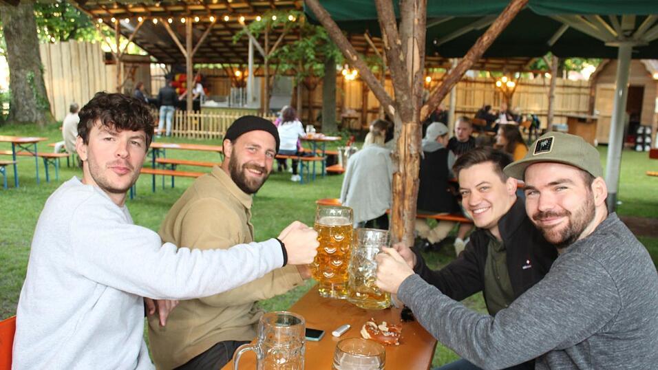 Die Landshuter genießen die neuen Freiheiten und das gute Wetter. Die Landshuter genießen die neuen Freiheiten und das gute Wetter.