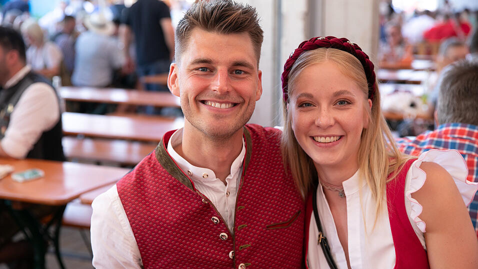 Die Partybilder vom Sonntag, 10. August, aus dem Festzelt Greindl. Die Partybilder vom Sonntag, 10. August, aus dem Festzelt Greindl.