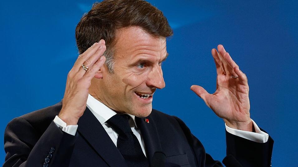 Macron wirft ausländischen Politikern vor, mit den Ausschreitungen in Frankreich Wahlkampf zu betreiben (Archivbild). Macron wirft ausländischen Politikern vor, mit den Ausschreitungen in Frankreich Wahlkampf zu betreiben (Archivbild).
