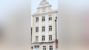 An diesem Ort in der Freyung hat der ber&uuml;hmte Rokoko-Bildhauer fast 50 Jahre lang gelebt und gearbeitet.