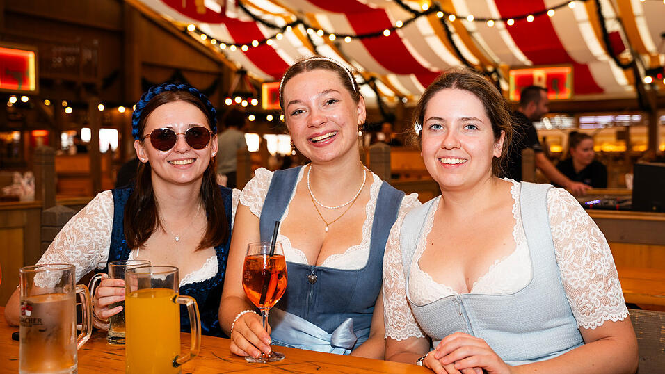 Die Partybilder vom Sonntag, 16. August, aus dem Festzelt Krönner. Die Partybilder vom Sonntag, 16. August, aus dem Festzelt Krönner.