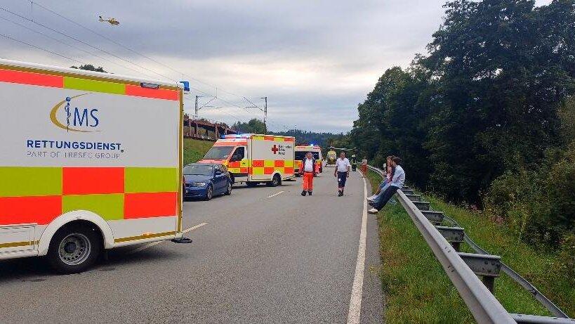 Der Unfall löste einen Großeinsatz der Rettungskräfte aus. Der Unfall löste einen Großeinsatz der Rettungskräfte aus.