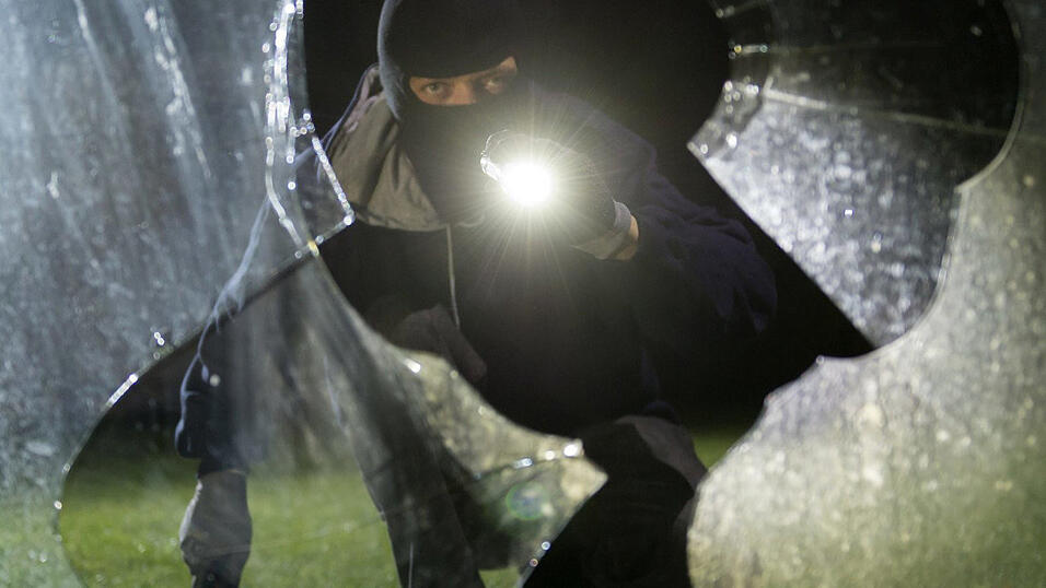 In Straubing wurden Einbrecher auf frischer Tat ertappt. (Symbolbild)