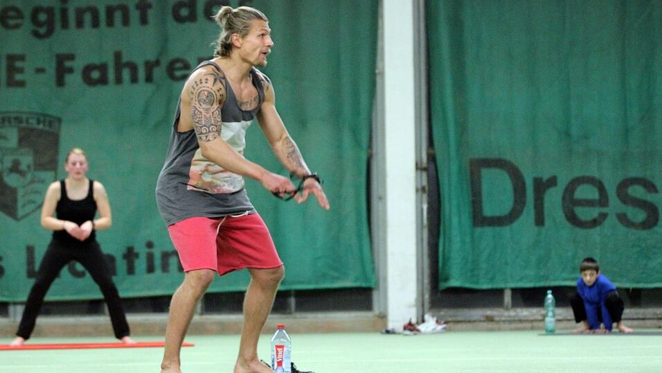 Wir haben Tigers-St&uuml;rmer Ren&eacute; R&ouml;thke beim 'Rock Your Body'-Bootcamp besucht. (Foto: Fabian Ro&szlig;mann)