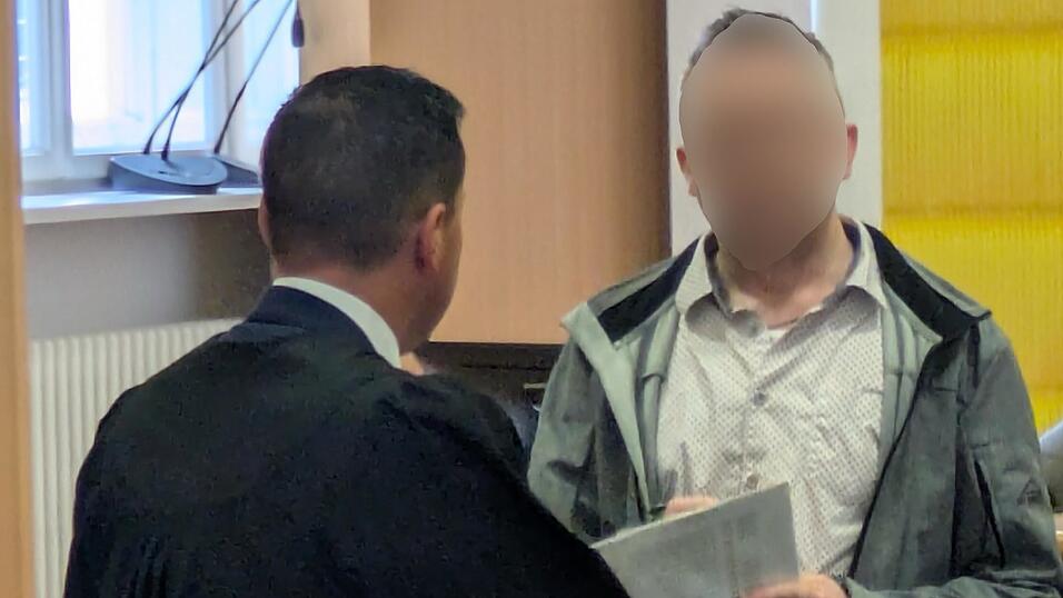 Der 41-jährige Pflegedienstleiter muss zehn Jahre ins Gefängnis. Nach der Urteilsverkündung brach er noch im Gerichtssaal zusammen. Der 41-jährige Pflegedienstleiter muss zehn Jahre ins Gefängnis. Nach der Urteilsverkündung brach er noch im Gerichtssaal zusammen.