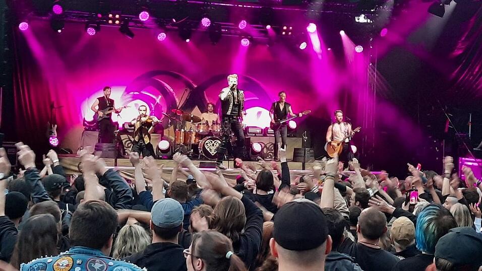 &bdquo;Dieses Konzert h&auml;tte deutlich mehr als 700 Besucher verdient gehabt&ldquo;, sagt Veranstalter Christoph Jung zum Auftritt der Mittelalter-Rockband dArtagnan, die ihn zum Abschluss von Lasona restlos begeisterte.