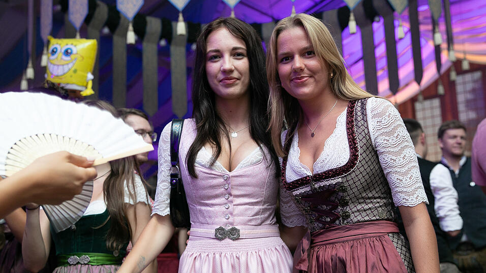 Die Partybilder vom Dienstag, 12. August, aus dem Festzelt Wenisch. Die Partybilder vom Dienstag, 12. August, aus dem Festzelt Wenisch.