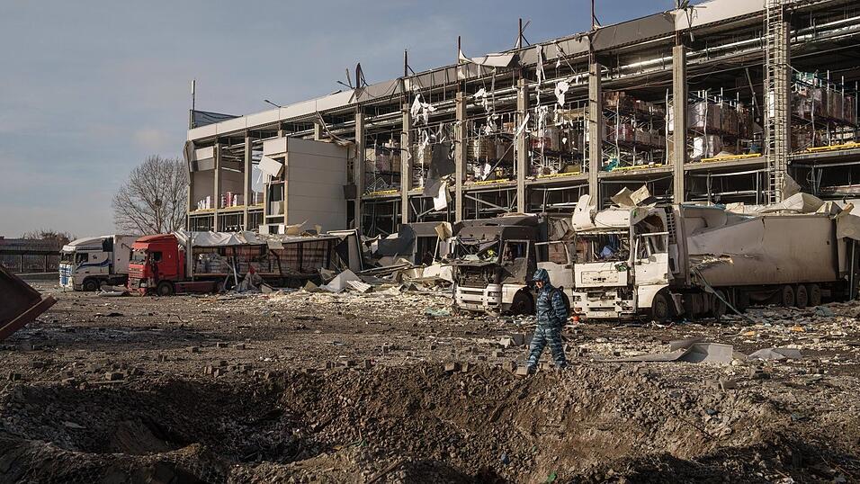 Mit jedem Kriegstag werden die Schäden und Opferzahlen in der Ukraine größer. Mit jedem Kriegstag werden die Schäden und Opferzahlen in der Ukraine größer.