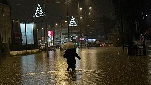 Der Sturm richtete in verschiedenen Ländern des Mittelmeers - wie hier in Griechenland - erhebliche Schäden an. Der Sturm richtete in verschiedenen Ländern des Mittelmeers - wie hier in Griechenland - erhebliche Schäden an.