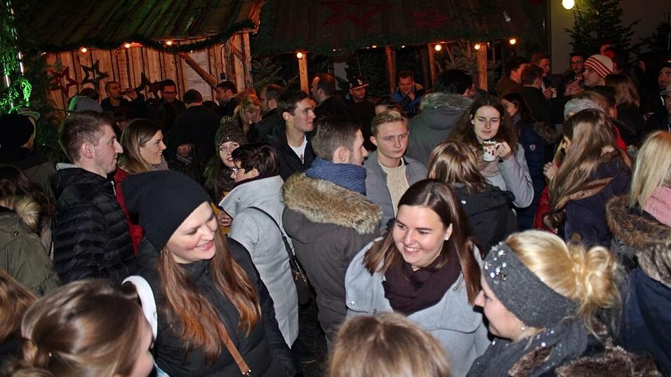 Bei einem schweren Unfall in der Gemeinde Frontenhausen sind zwei Menschen verletzt worden. Bei einem schweren Unfall in der Gemeinde Frontenhausen sind zwei Menschen verletzt worden.