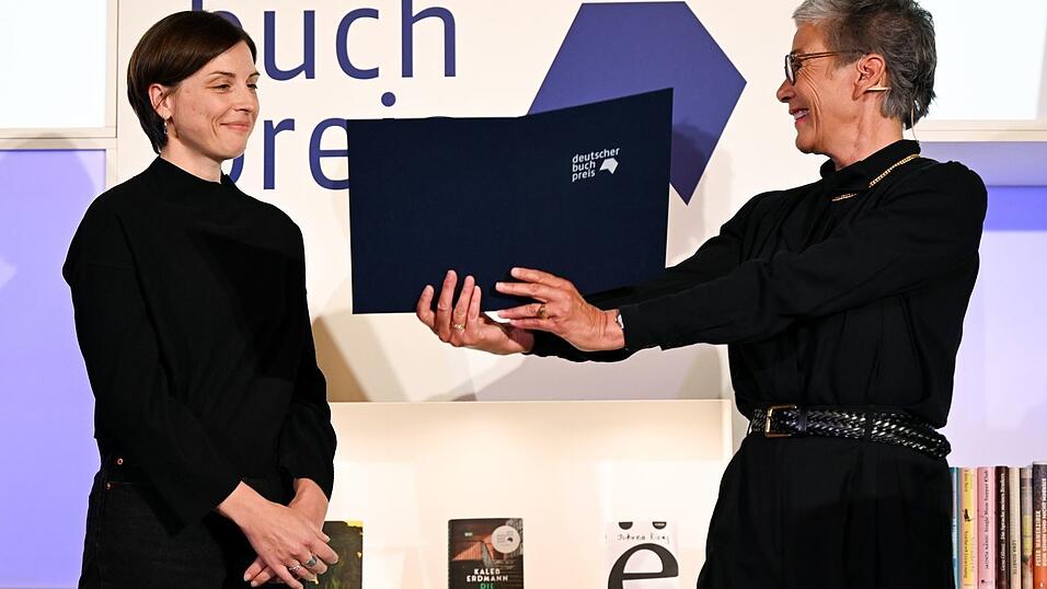 Elmiger erhält den Preis an ihrem 40. Geburtstag