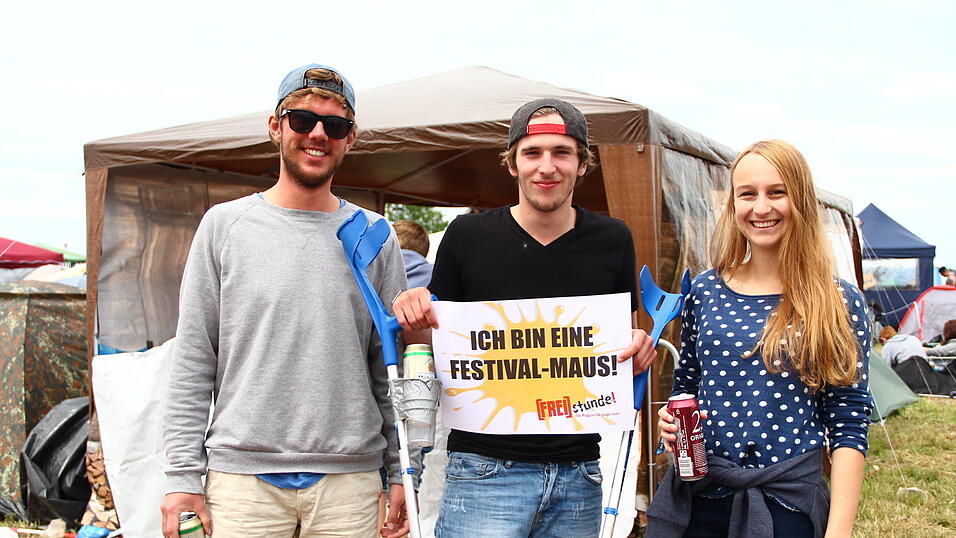 Auch an Tag 2 sind die Gäste am Pfingst-Open-Air in Feierlaune. (Fotos: David Voltz) Auch an Tag 2 sind die Gäste am Pfingst-Open-Air in Feierlaune. (Fotos: David Voltz)