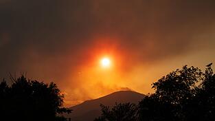 Ein Waldbrand in Utah hat sich weiter ausgebreitet.