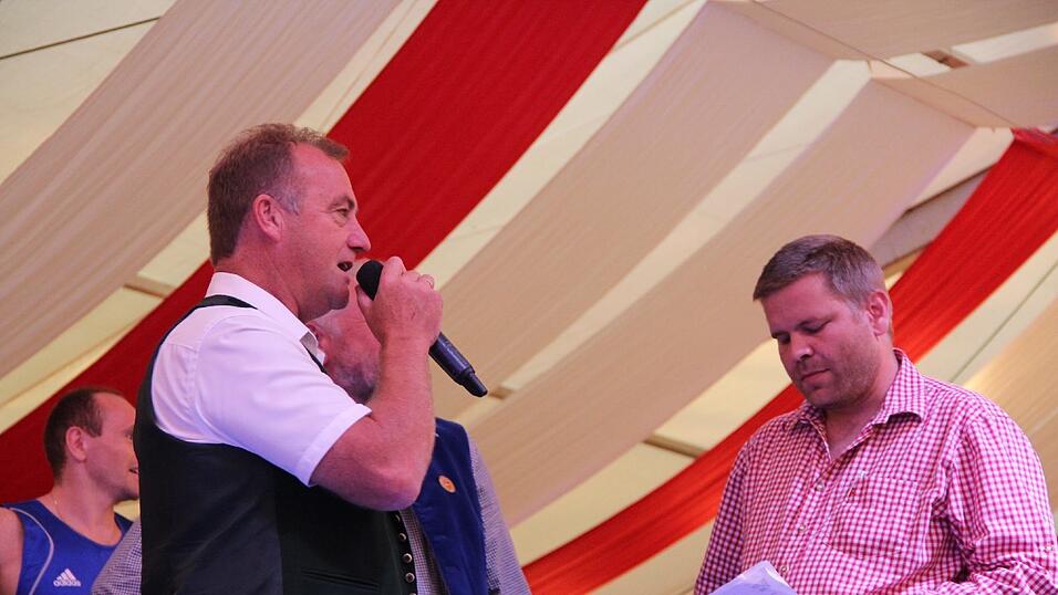 Im Lechner-Festzelt hie&szlig; es am Sonntag wieder 'Let&acute;s get ready to rumble'.