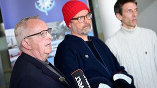 Mecklenburg-Vorpommerns Umweltminister Till Backhaus (SPD, l) will gegen die Anfeindungen im Zweifel vorgehen. (Archivbild)