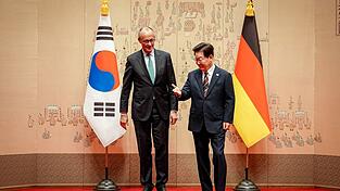 Der erste Termin des Kanzlers in Seoul ist beim Präsidenten. Der erste Termin des Kanzlers in Seoul ist beim Präsidenten.