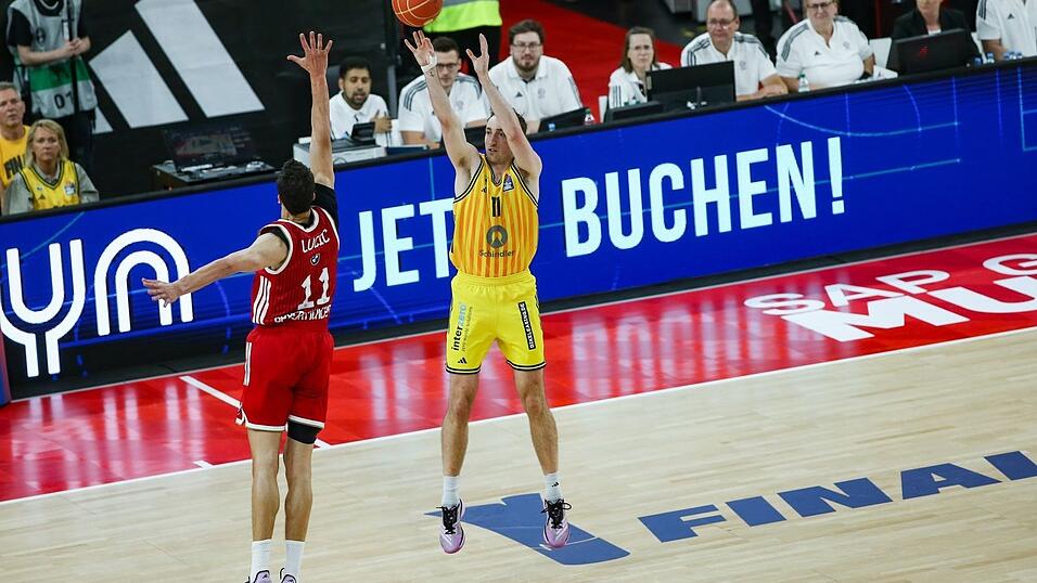 Bayern und Alba stehen sich im finalen Showdown der Basketball-Bundesliga gegenüber. Bayern und Alba stehen sich im finalen Showdown der Basketball-Bundesliga gegenüber.
