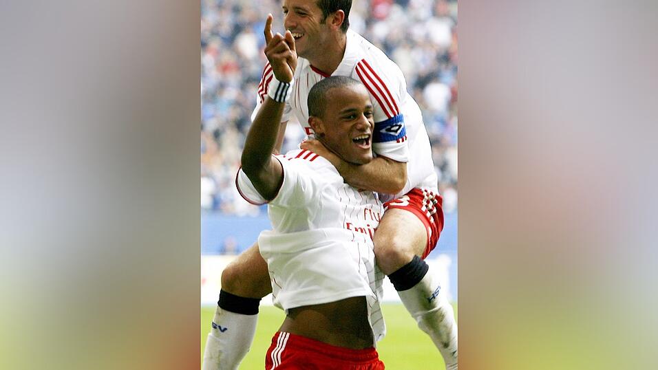 Kompany (vorne) und van der Vaart spielten zusammen für den HSV. (Archivbild) Kompany (vorne) und van der Vaart spielten zusammen für den HSV. (Archivbild)