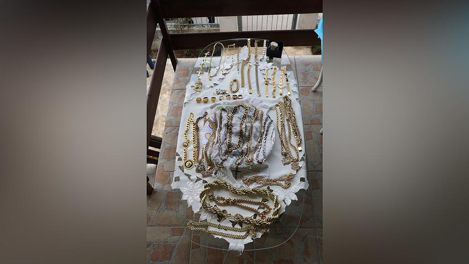 Auch größere Mengen Schmuck wurden sichergestellt.