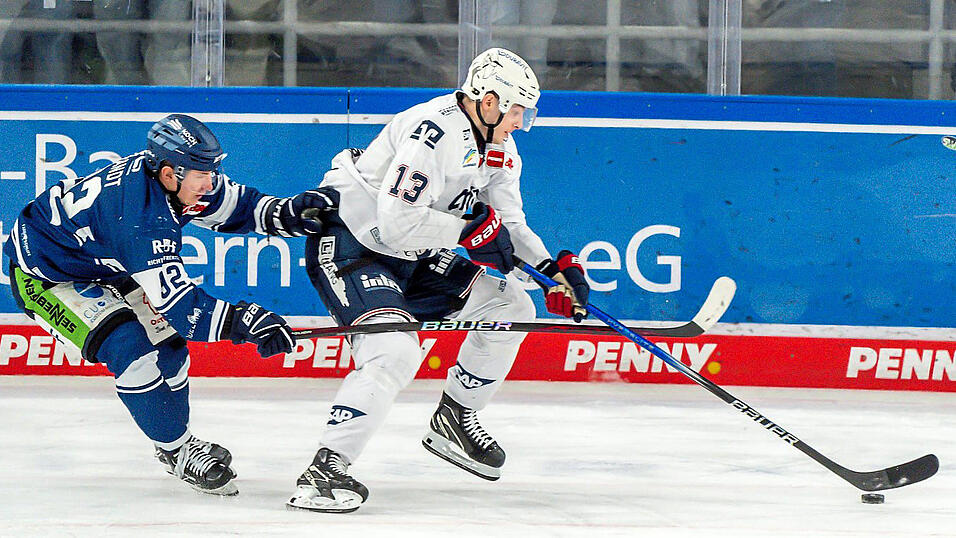 Hiergeblieben! Straubings Marcel Brandt (l.) hätte Stefan Loibl offenbar am liebsten schon in der vergangenen Saison gar nicht mehr weggelassen. Hiergeblieben! Straubings Marcel Brandt (l.) hätte Stefan Loibl offenbar am liebsten schon in der vergangenen Saison gar nicht mehr weggelassen.