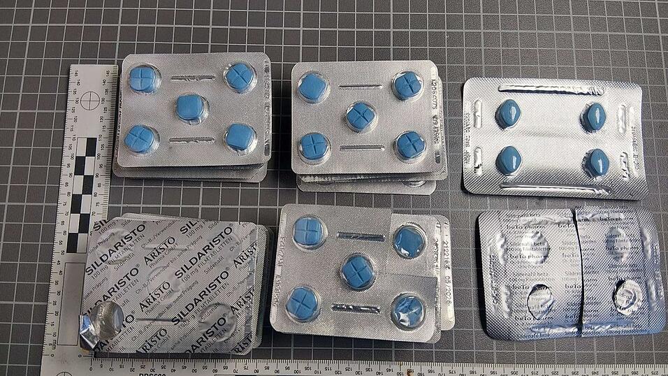 Das sichergestellte Potenzmittel. Das sichergestellte Potenzmittel.