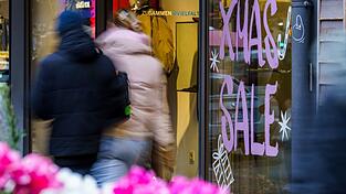 Viele Kunden schauten im Weihnachtsgesch&auml;ft stark auf Preise und Rabatte.
