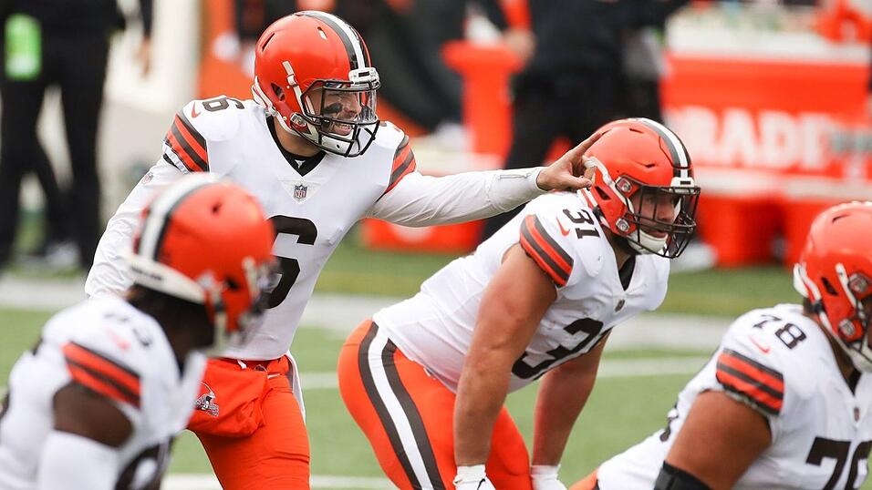 Baker Mayfield (2. v. l.) hat die Cleveland Browns zum ersten Mal seit 2002 wieder in die NFL-Playoffs geführt.
