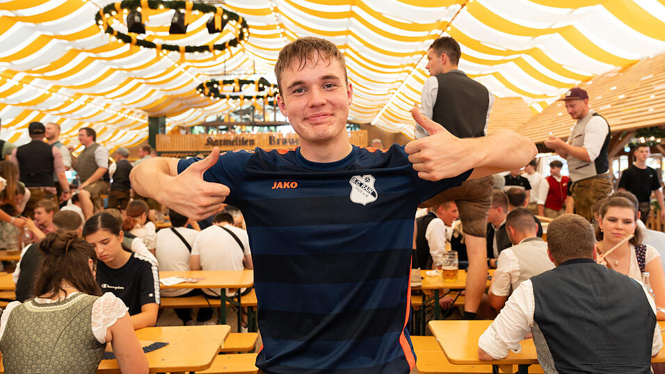 Die Partybilder vom Montag, 12. August 2024, aus dem Festzelt Nothaft. Die Partybilder vom Montag, 12. August 2024, aus dem Festzelt Nothaft.