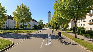 Große Bäume und Radfahrer: Autos kommen in dieser Visualisierung der Stadtverwaltung von der Zukunft der Rennbahnstraße nicht vor - dieses Szenario befürchten auch die Anwohner. Die Verwaltung beruhigt: Es handele sich um ein „Stimmungsbild“, keine detaillierte Darstellung.