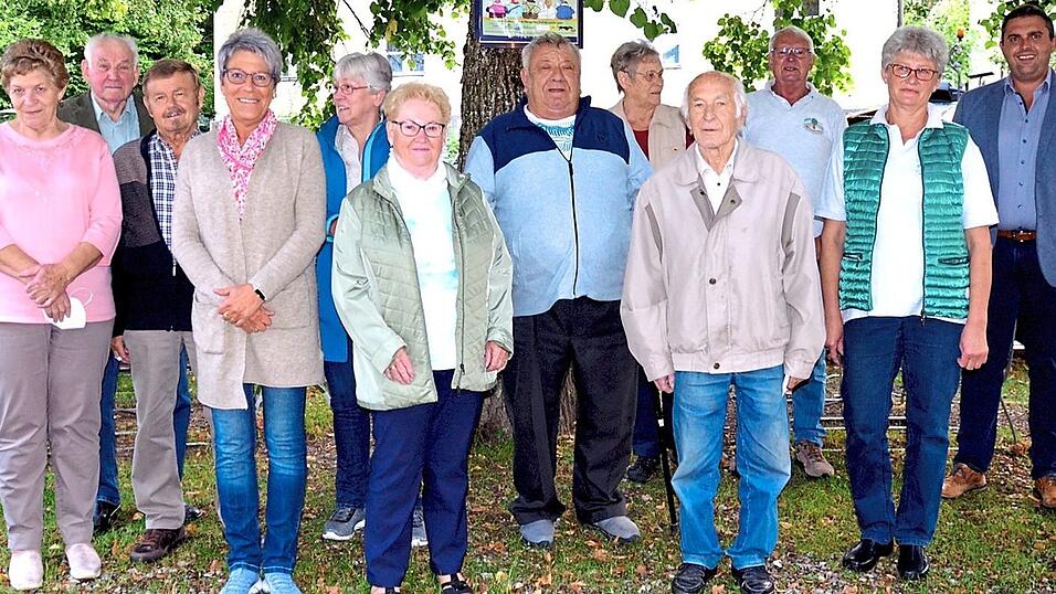 Geehrte Vereinsmitglieder mit Vorsitzender und Bürgermeister Andreas Urban.