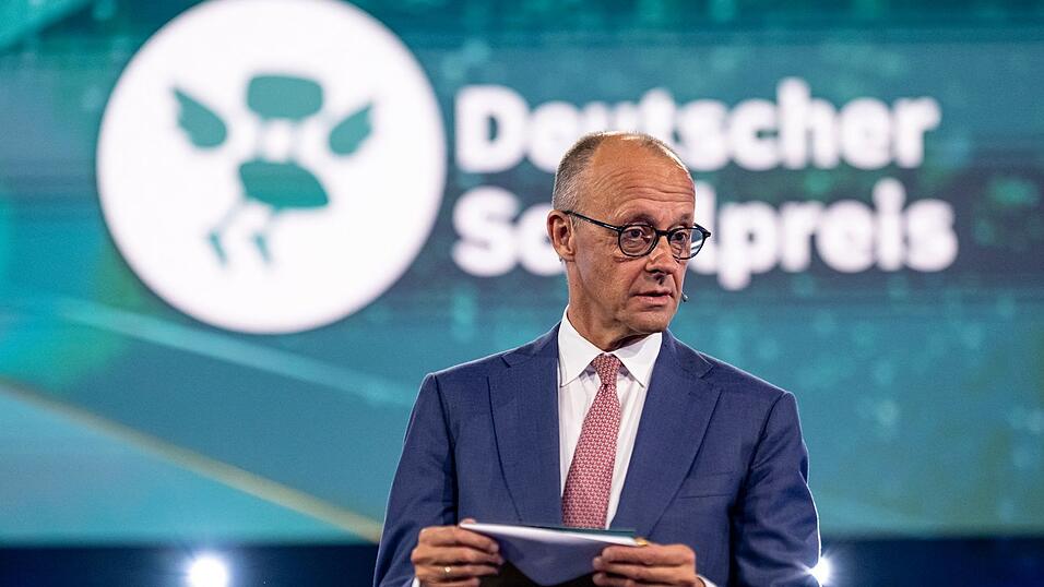 Bundeskanzler Friedrich Merz (CDU) hatte für eine Kraftanstrengung in der Bildungspolitik geworben. Zuletzt würdigte er die Lehrkräfte im Land bei der Verleihung des deutschen Schulpreises als «wichtigstes Berufsgruppe» des Landes. (Archivbild) Bundeskanzler Friedrich Merz (CDU) hatte für eine Kraftanstrengung in der Bildungspolitik geworben. Zuletzt würdigte er die Lehrkräfte im Land bei der Verleihung des deutschen Schulpreises als «wichtigstes Berufsgruppe» des Landes. (Archivbild)