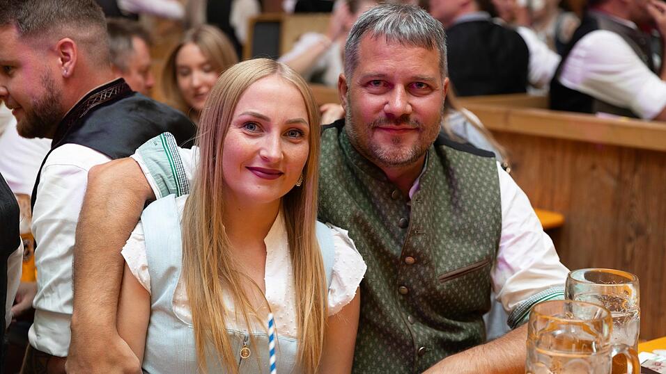 Die Partybilder vom Samstag, 8. August, aus dem Festzelt Weckmann. Die Partybilder vom Samstag, 8. August, aus dem Festzelt Weckmann.