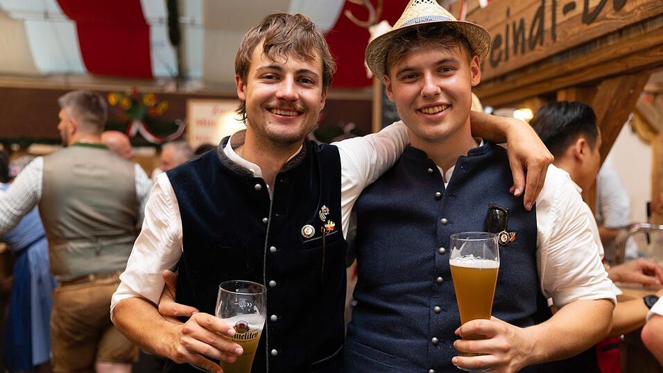 Die Partybilder vom Sonntag, 9. August, aus dem Festzelt Greindl. Die Partybilder vom Sonntag, 9. August, aus dem Festzelt Greindl.