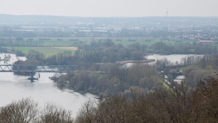 Das Staatliche Bauamt fand am Donauradweg eine heruntergefallene und gebrochene Gewindestange, die zur Donaubr&uuml;cke geh&ouml;rt. Der Radweg und die Staatsstra&szlig;e sind bis auf Weiteres gesperrt. (Archivfoto)