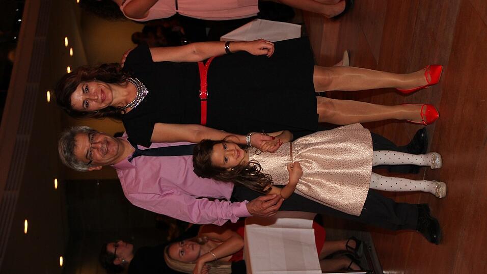 Die Bilder vom Abschlussball der Tanzschule Seidel in der Fraunhofer-Halle am 28. November. Die Bilder vom Abschlussball der Tanzschule Seidel in der Fraunhofer-Halle am 28. November.